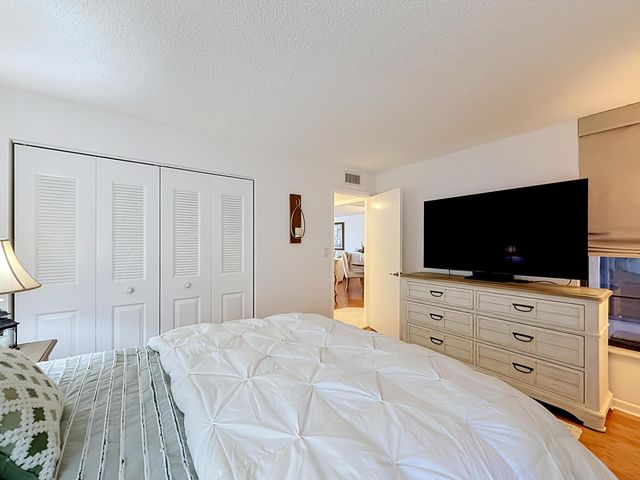 6219 Coral Lake Drive 207, Margate, FL 33063