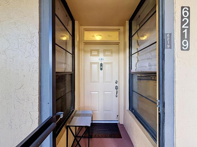 6219 Coral Lake Drive 207, Margate, FL 33063
