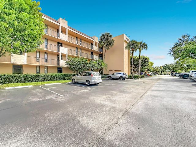 6219 Coral Lake Drive 207, Margate, FL 33063