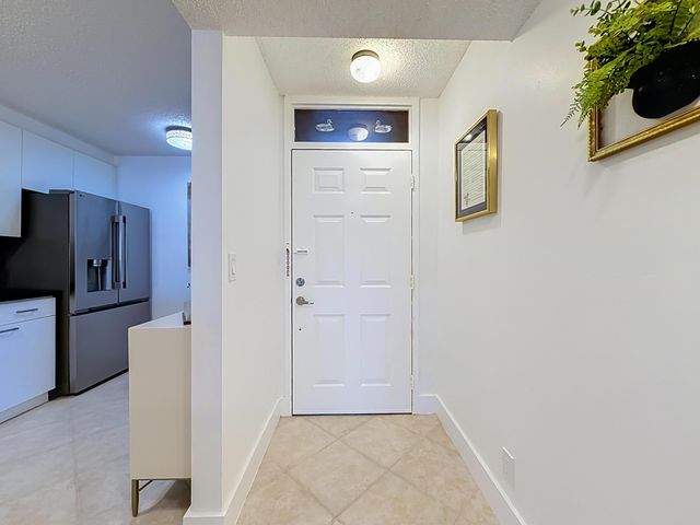 6219 Coral Lake Drive 207, Margate, FL 33063