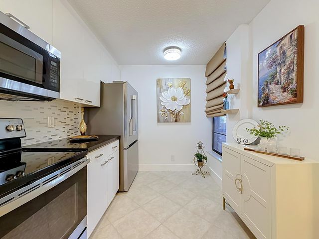6219 Coral Lake Drive 207, Margate, FL 33063