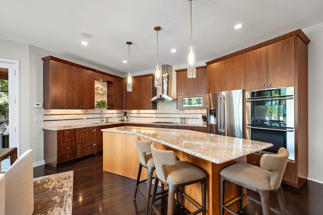 15 Queensland Lane N, Plymouth, MN 55447