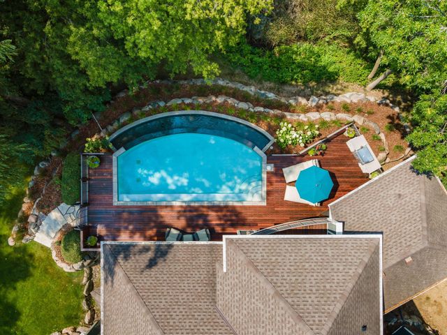 15 Queensland Lane N, Plymouth, MN 55447