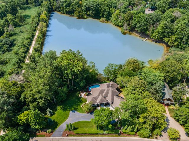 15 Queensland Lane N, Plymouth, MN 55447