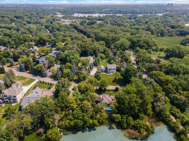 15 Queensland Lane N, Plymouth, MN 55447