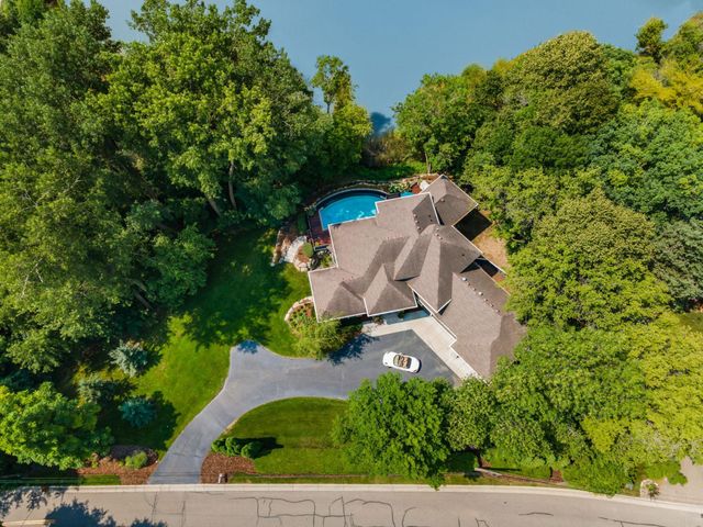 15 Queensland Lane N, Plymouth, MN 55447