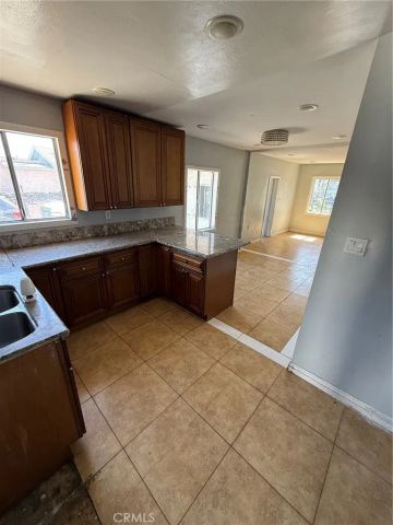 560 S McDonnell, Los Angeles, CA 90022