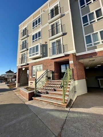 24 Arsenal St. 41, Watertown, MA 02472