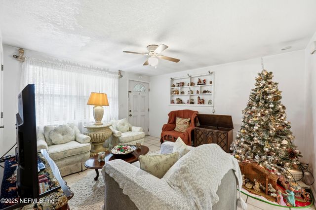 7047 DELISLE Drive, Jacksonville, FL 32244