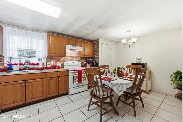 7047 DELISLE Drive, Jacksonville, FL 32244