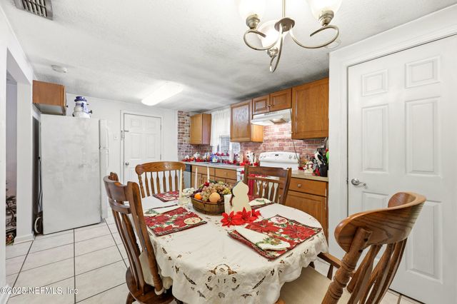 7047 DELISLE Drive, Jacksonville, FL 32244