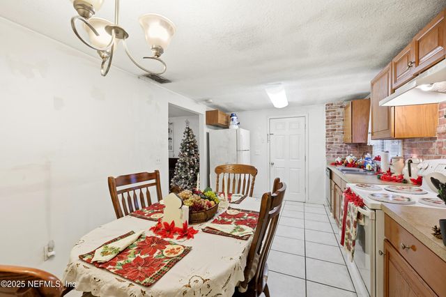 7047 DELISLE Drive, Jacksonville, FL 32244