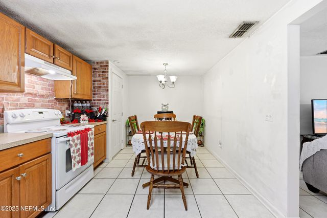 7047 DELISLE Drive, Jacksonville, FL 32244