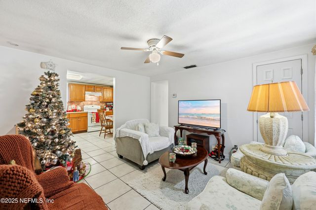 7047 DELISLE Drive, Jacksonville, FL 32244