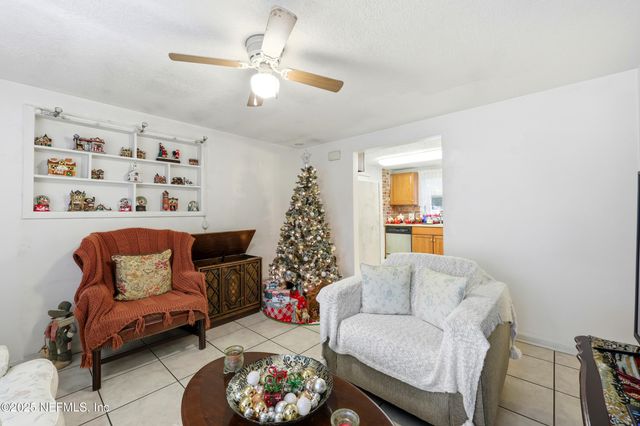 7047 DELISLE Drive, Jacksonville, FL 32244