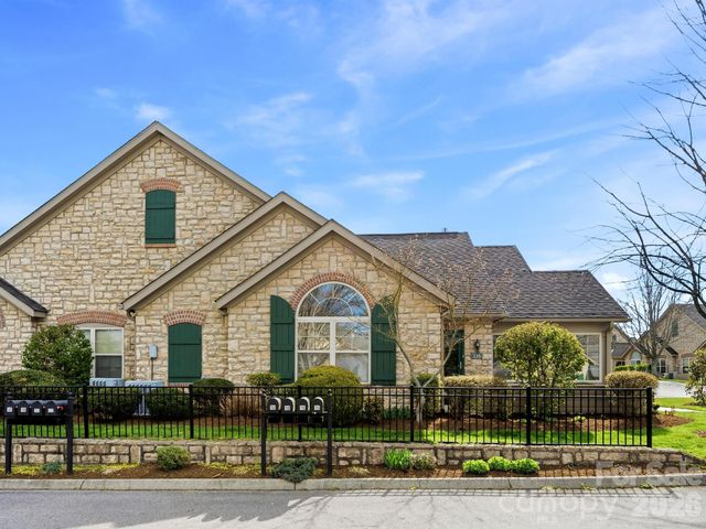 116 Summerfield Place, Flat Rock, NC 28731