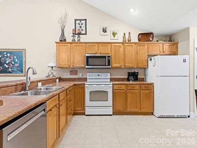 116 Summerfield Place, Flat Rock, NC 28731