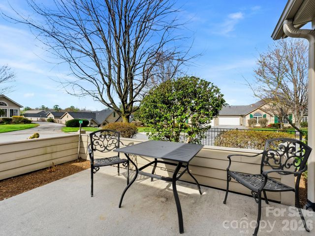 116 Summerfield Place, Flat Rock, NC 28731