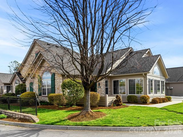 116 Summerfield Place, Flat Rock, NC 28731