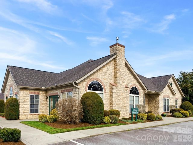 116 Summerfield Place, Flat Rock, NC 28731