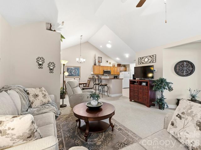 116 Summerfield Place, Flat Rock, NC 28731