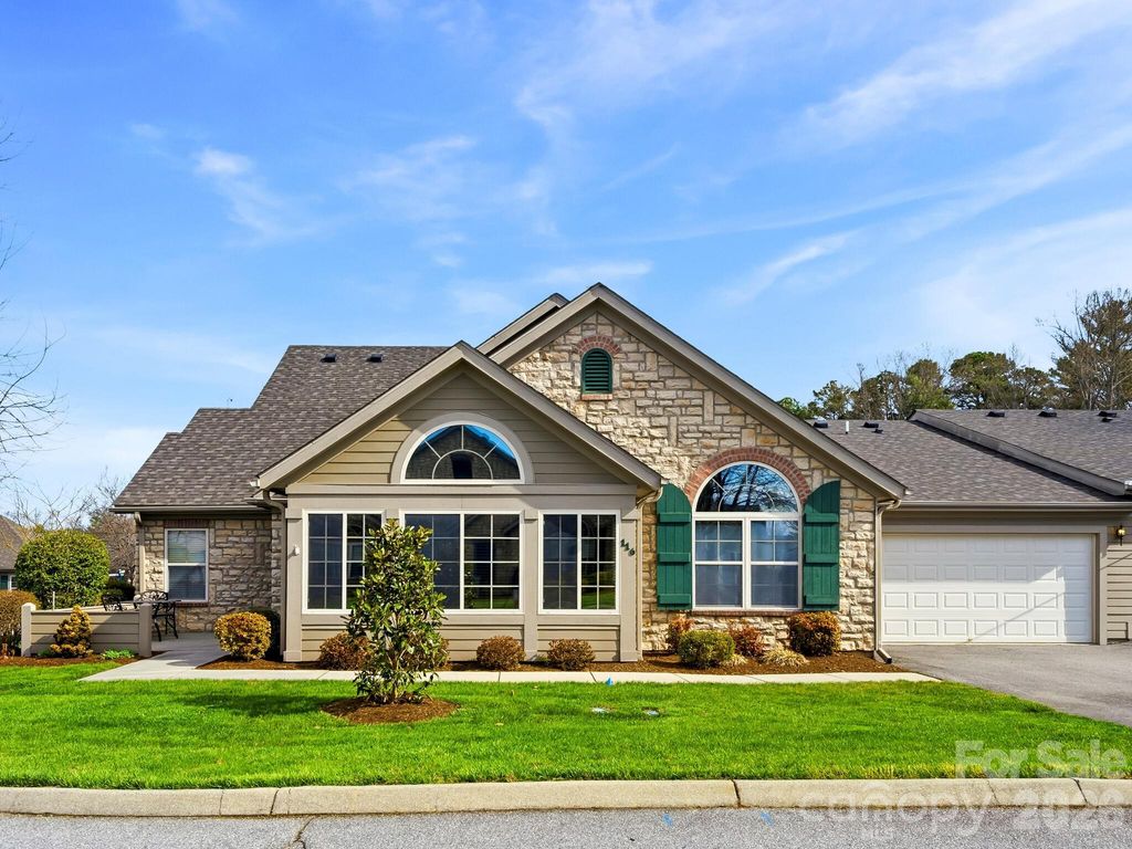 116 Summerfield Place, Flat Rock, NC 28731