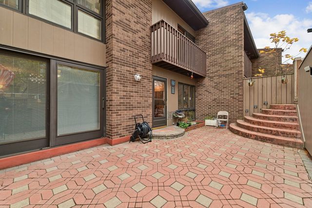 351 S Dominion Drive, Wood Dale, IL 60191