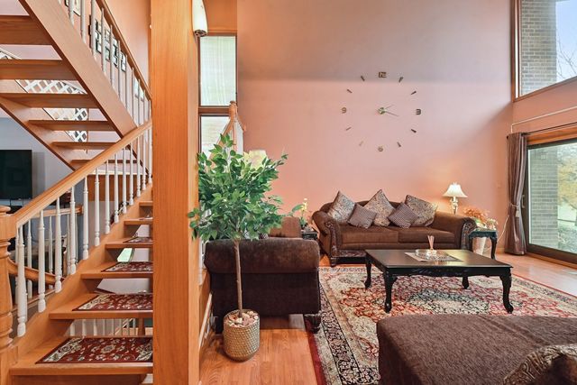 351 S Dominion Drive, Wood Dale, IL 60191