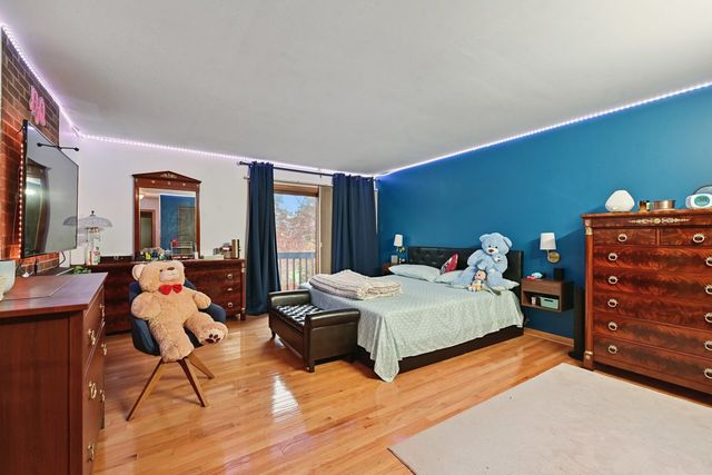 351 S Dominion Drive, Wood Dale, IL 60191