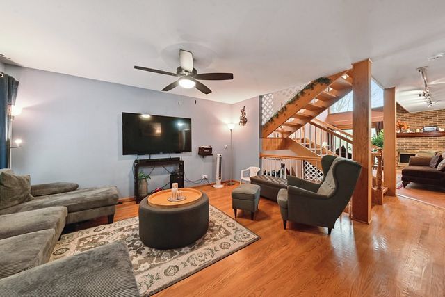 351 S Dominion Drive, Wood Dale, IL 60191