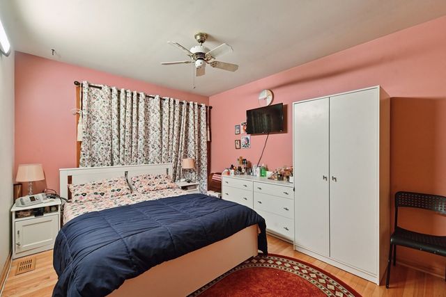 351 S Dominion Drive, Wood Dale, IL 60191