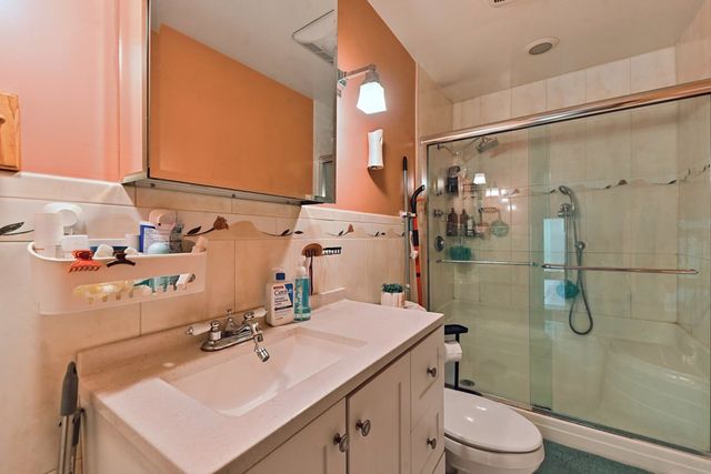 351 S Dominion Drive, Wood Dale, IL 60191