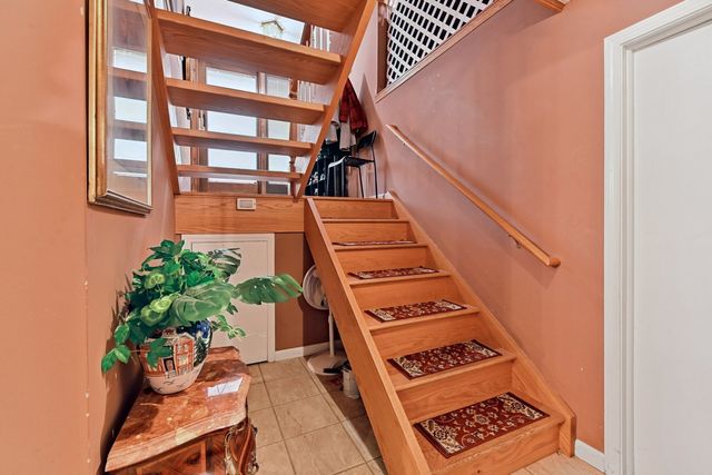 351 S Dominion Drive, Wood Dale, IL 60191