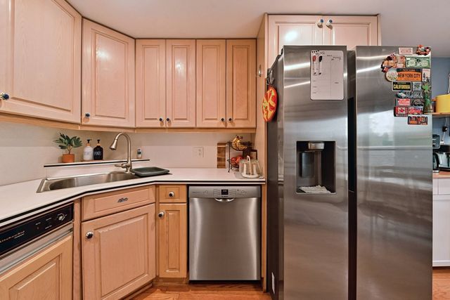 351 S Dominion Drive, Wood Dale, IL 60191