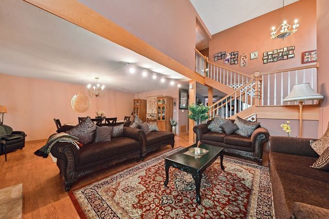 351 S Dominion Drive, Wood Dale, IL 60191