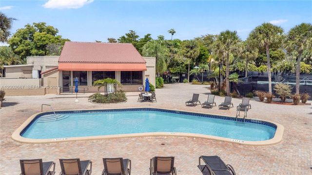 3505 Torremolinos Ave D-109, Doral, FL 33178