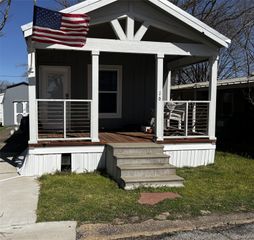 3130 E Parkerville Road 16, Lancaster, TX 75146