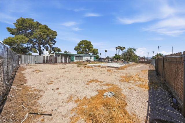 609 Gilday Avenue, North Las Vegas, NV 89030