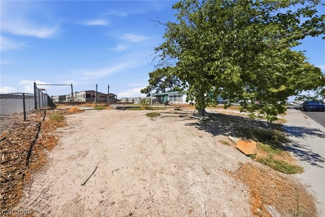 609 Gilday Avenue, North Las Vegas, NV 89030