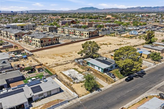 609 Gilday Avenue, North Las Vegas, NV 89030