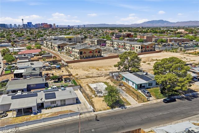 609 Gilday Avenue, North Las Vegas, NV 89030