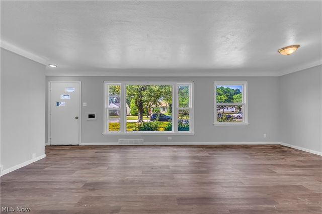 18304 Garden Boulevard, Warrensville Heights, OH 44128
