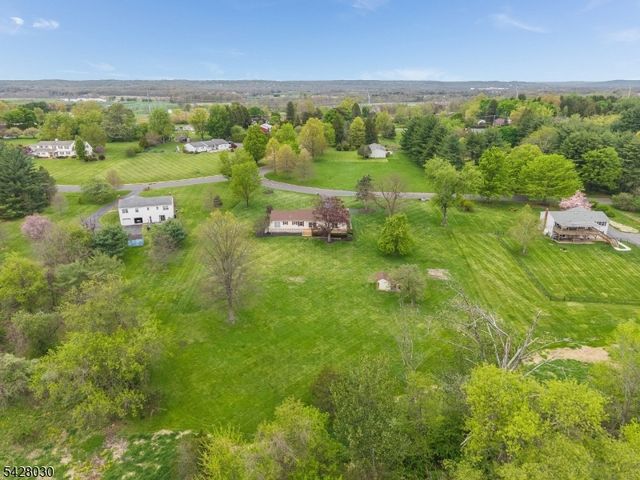 2 Michael Ln, East Amwell Twp., NJ 08551