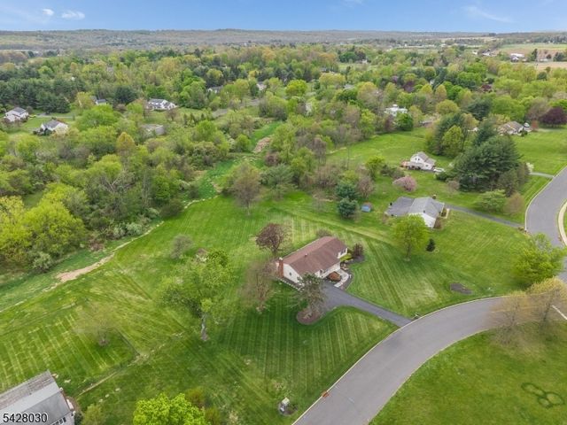 2 Michael Ln, East Amwell Twp., NJ 08551