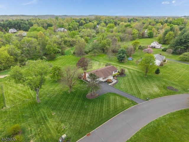 2 Michael Ln, East Amwell Twp., NJ 08551