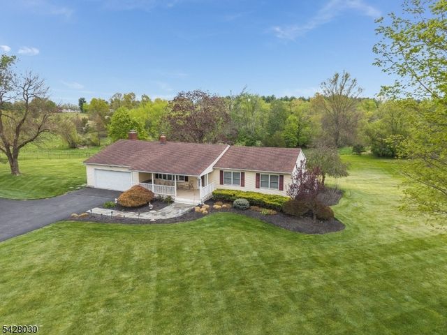 2 Michael Ln, East Amwell Twp., NJ 08551