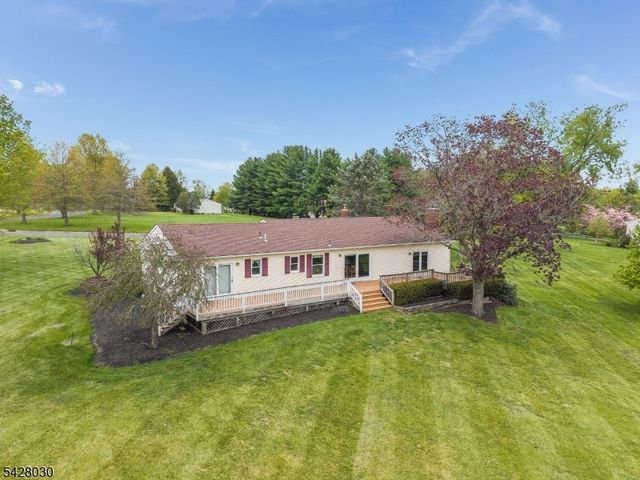 2 Michael Ln, East Amwell Twp., NJ 08551