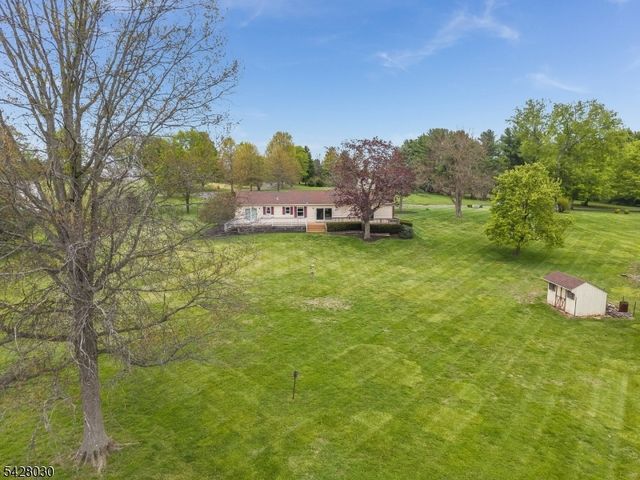 2 Michael Ln, East Amwell Twp., NJ 08551