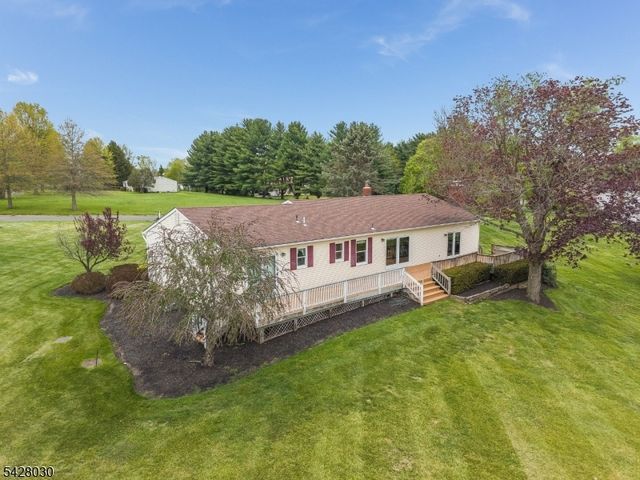 2 Michael Ln, East Amwell Twp., NJ 08551