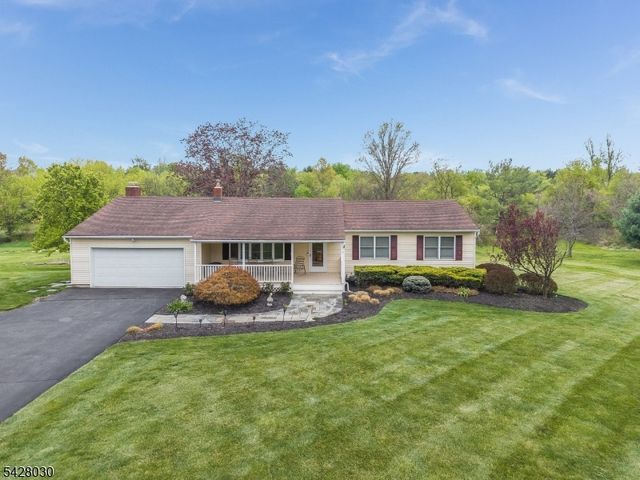 2 Michael Ln, East Amwell Twp., NJ 08551